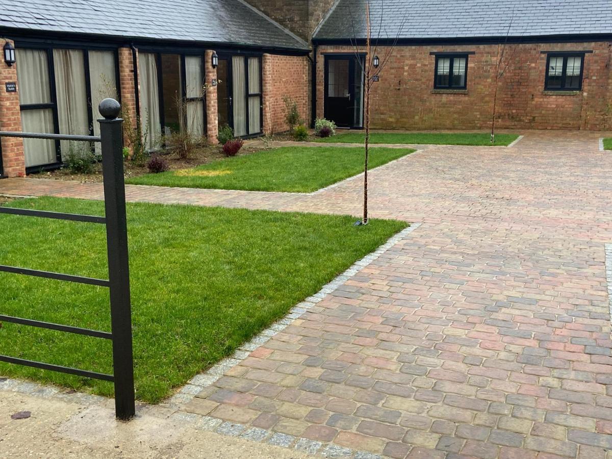 Tilly'S Stable Pattishall Exterior photo